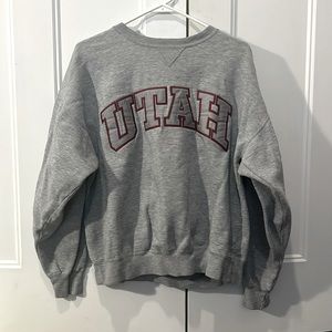 Men’s grey University of Utah hoodie in size small
